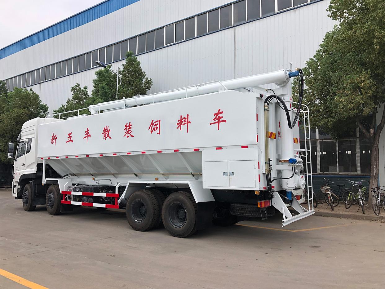 山东20吨饲料车散装饲料运输全流程解析